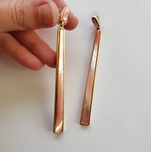 Stunning Kendra Scott Coral Brooklyn Drop Earrings